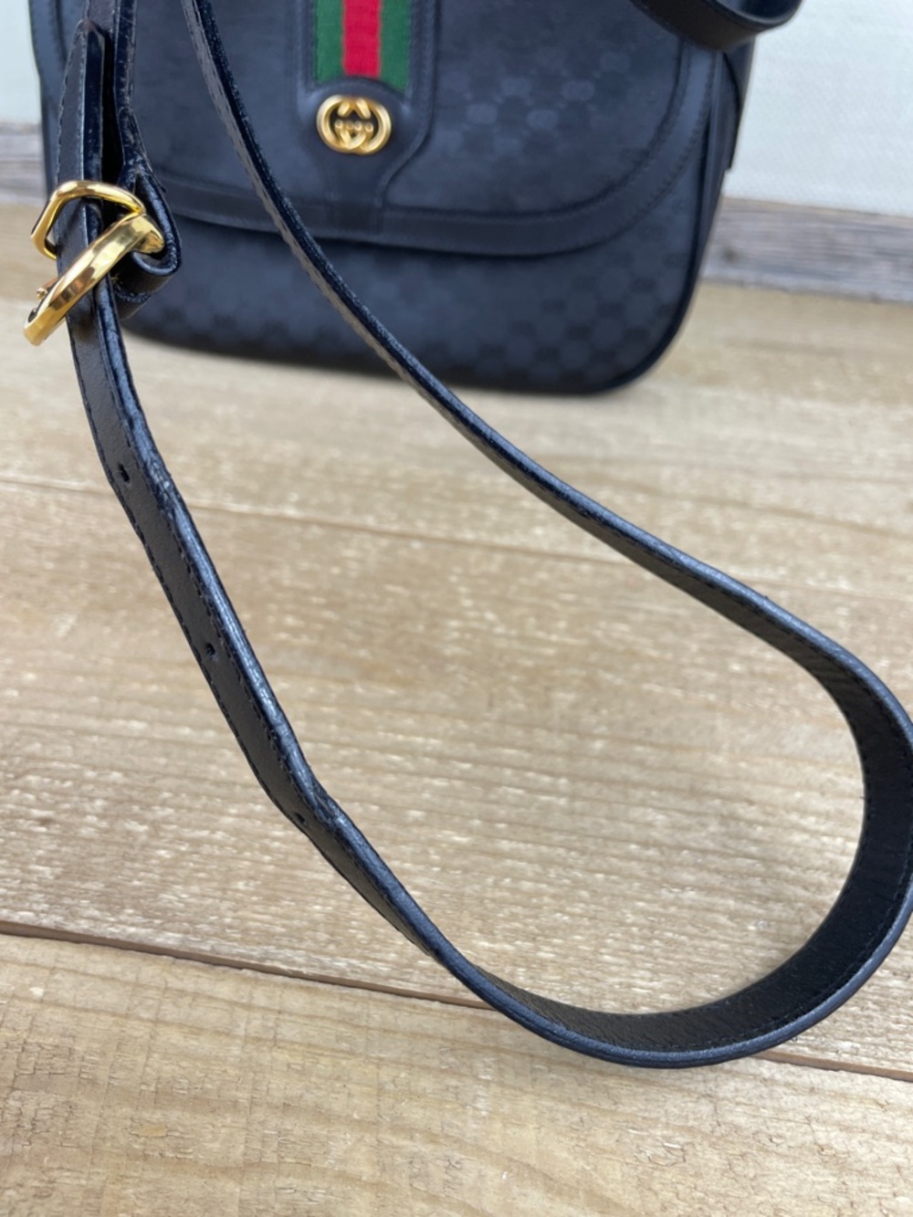 Vintage Gucci Micro GG Supreme Web Sherry Line CrossbodyBag - Picture 9 of 15